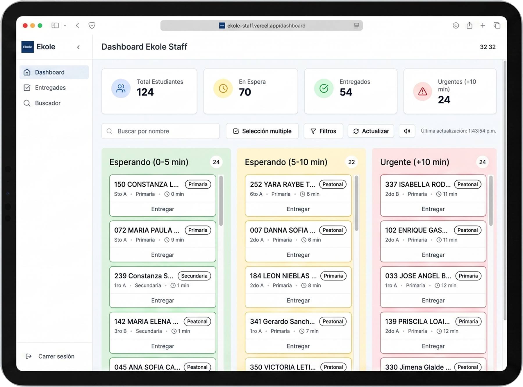 iPad con dashboard del maestro: alumno listo para enviar a puerta